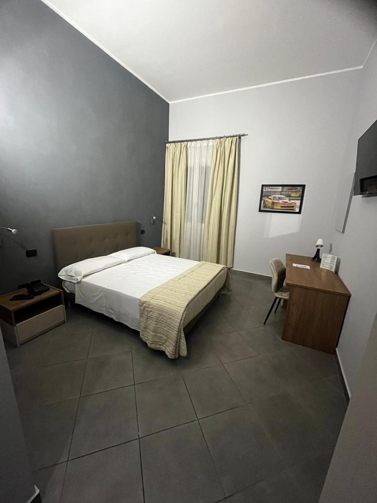 Hotel Saturday Palma Campania Exterior foto